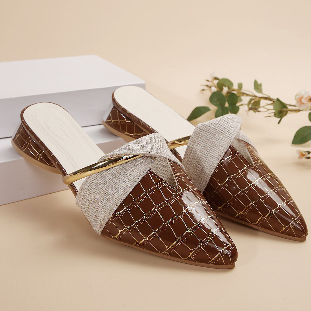 Womens Pointed-Toe Low-Heel Slippers For Outdoors Sexy Chic